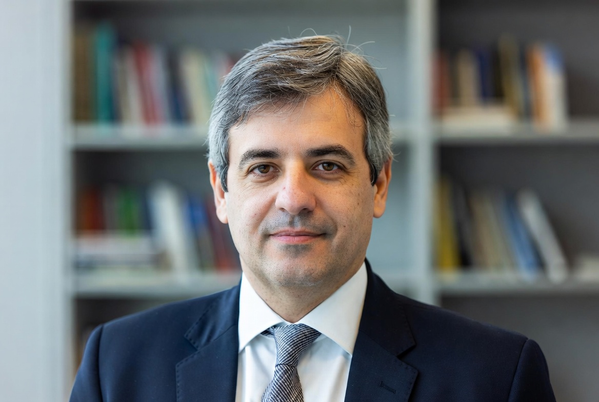 Dr. Ricardo Almeida